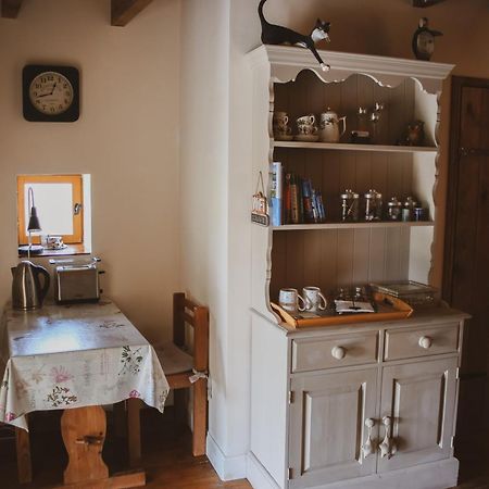 Les Puvinieres Guest House Breuil-Barret Bagian luar foto