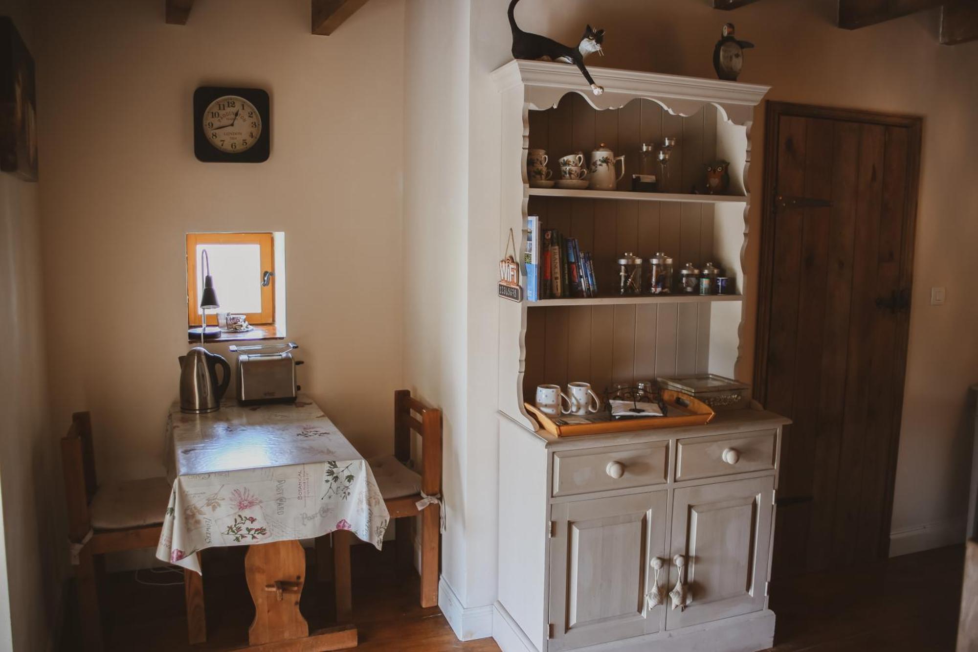 Les Puvinieres Guest House Breuil-Barret Bagian luar foto