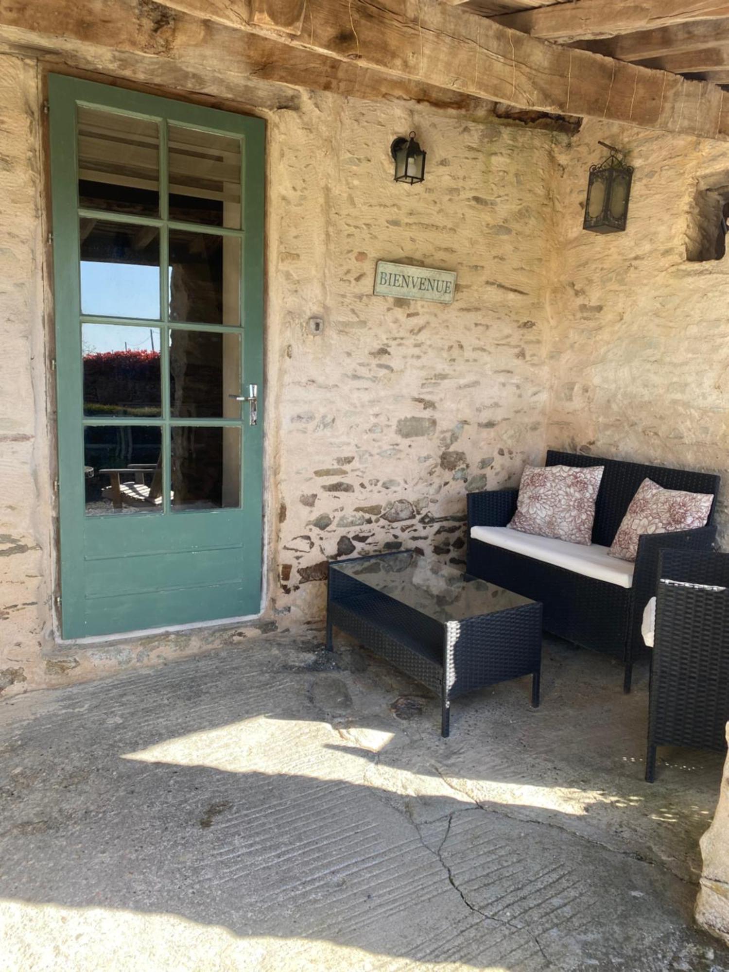 Les Puvinieres Guest House Breuil-Barret Bagian luar foto