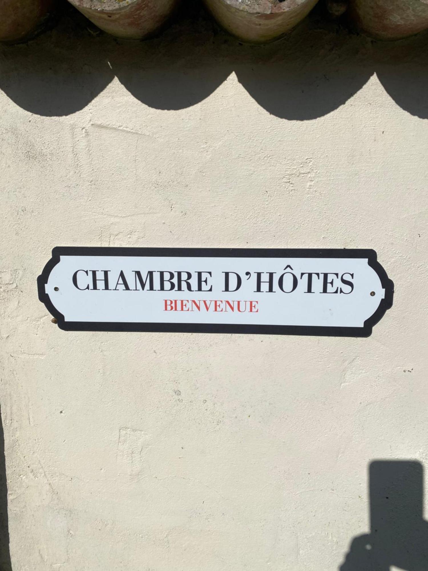 Les Puvinieres Guest House Breuil-Barret Bagian luar foto
