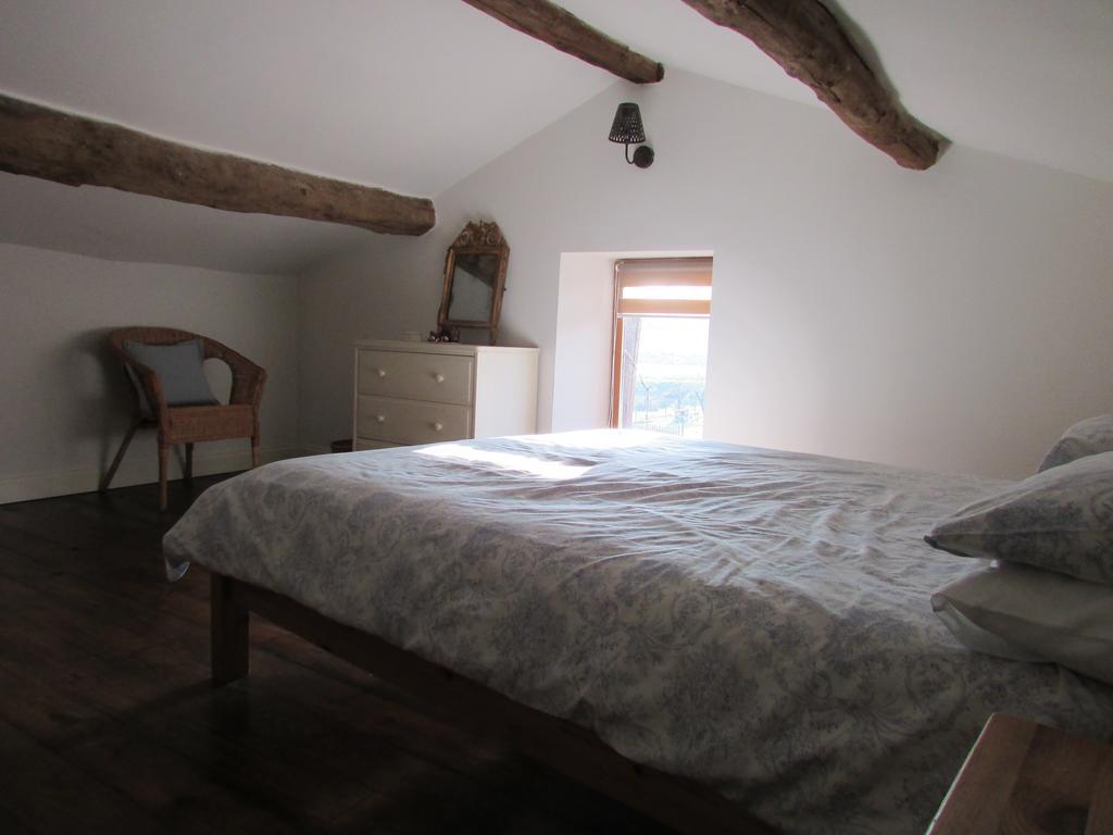 Les Puvinieres Guest House Breuil-Barret Bagian luar foto